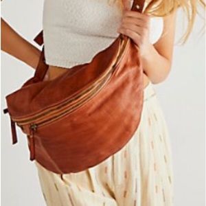 Bolsa Nova Bella Sling Bag cognac Genuine Leather Free People Made in Italy